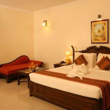 Nazri Resort Baga Exterior photo