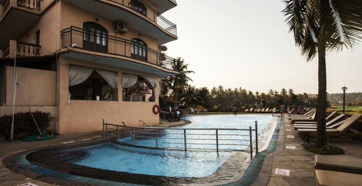 Nazri Resort Baga Exterior photo